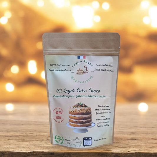 Kit de préparation en poudre pour un Layer Cake réduit en sucre_ Génoise, Crème choco et topping inclus Cake and Shape